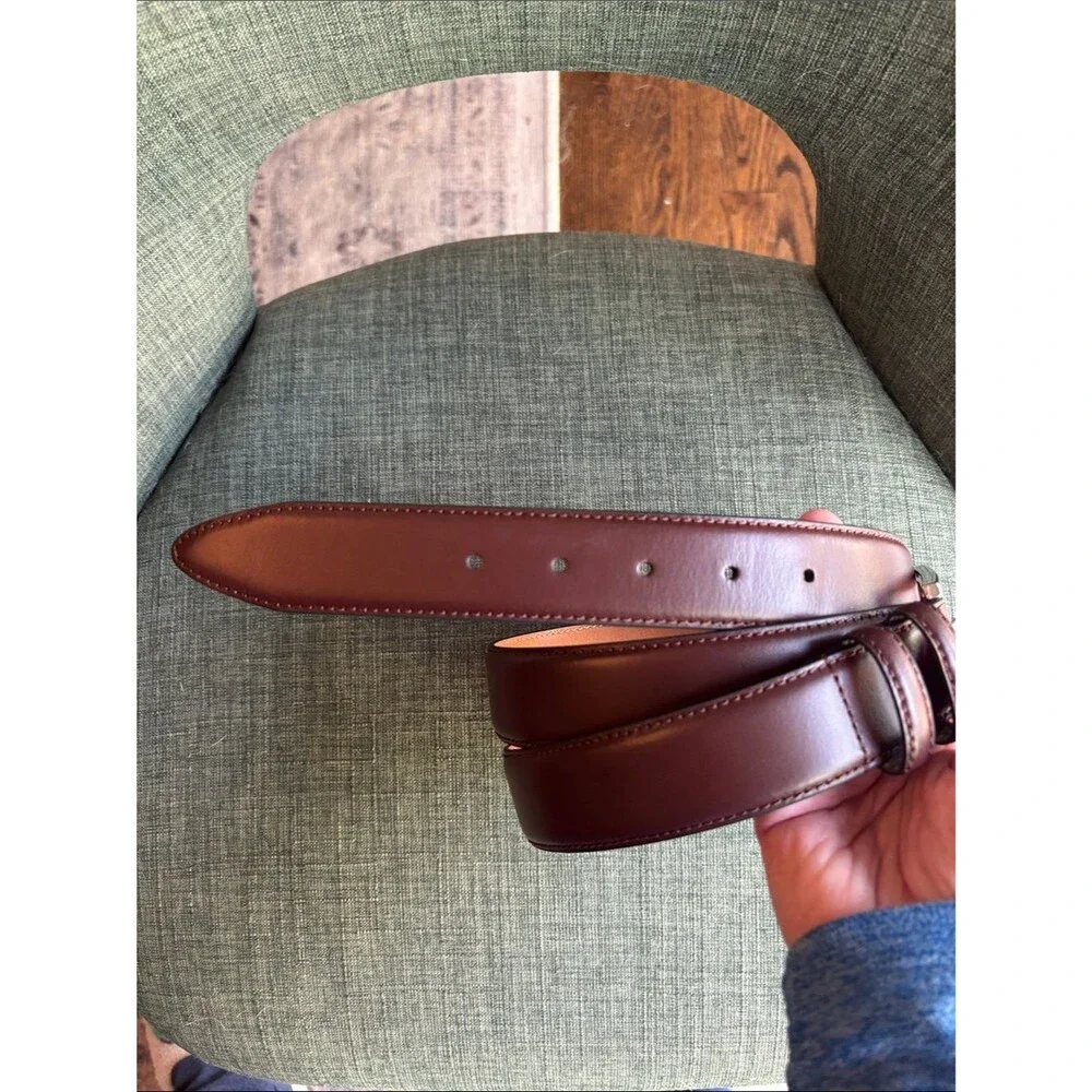 Men's Nordstrom Classic Brown genuine Leather Belt w/ Silver Buckle size 42 New